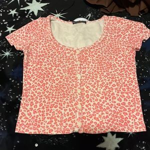 Brandy Melville pink cheetah preppy shirt